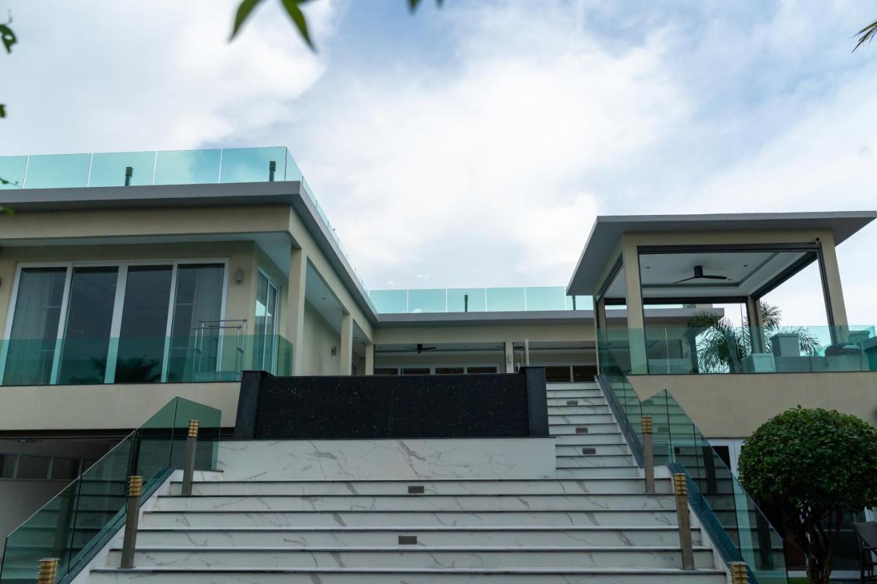 Siam Royal View Pattaya Villa Nong Prue Exteriör bild
