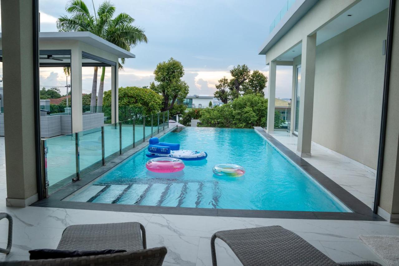 Siam Royal View Pattaya Villa Nong Prue Exteriör bild
